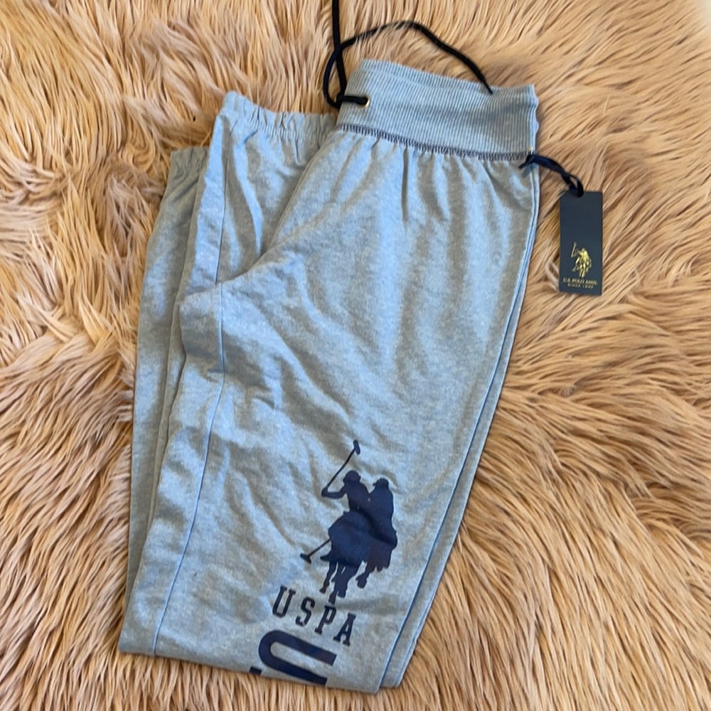 Sweatpants with pull string waste